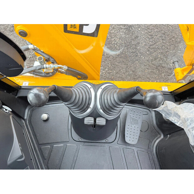 2025 JCB 3CX-48940607