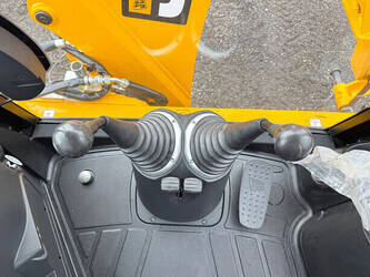 2025-jcb-3cx-1482966-48940607