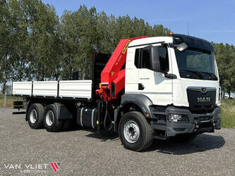 صورة ل شاحنات الرافعات 2024 مان TGS 33.400