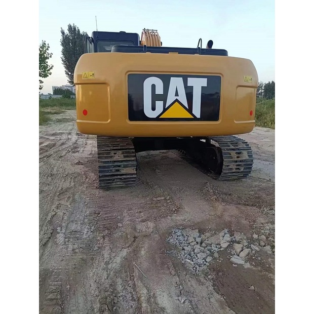 2025 Caterpillar 320D2L-48946116
