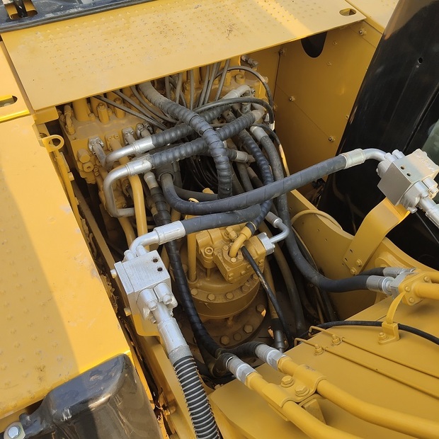 2025 Caterpillar 320D2L-48946123