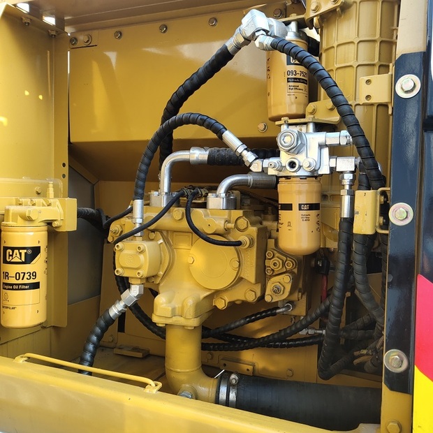 2025 Caterpillar 320D2L-48946125