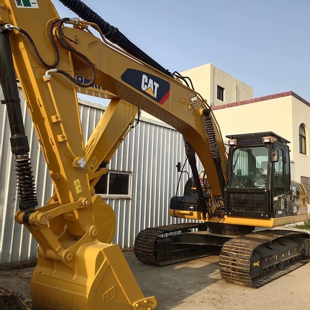 2025 Caterpillar 320D2L-48946126