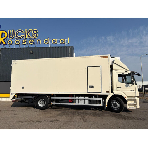 2010 Mercedes-Benz AXOR-48946733
