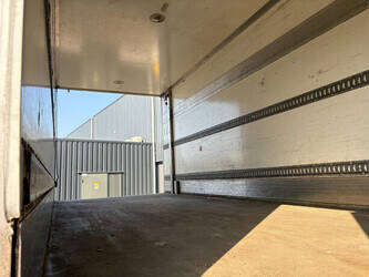 2010-mercedes-benz-axor-1483247-48946744