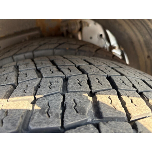 2010 Mercedes-Benz AXOR-48946757