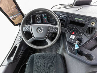 2019-mercedes-benz-arocs-1945-48947203