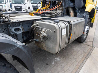 2019-mercedes-benz-arocs-1945-48947209