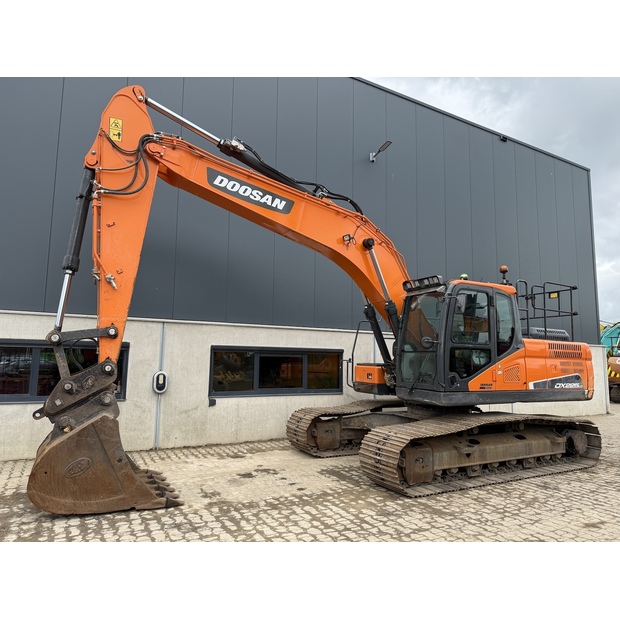 2021 Doosan DX225LC-5-48952061