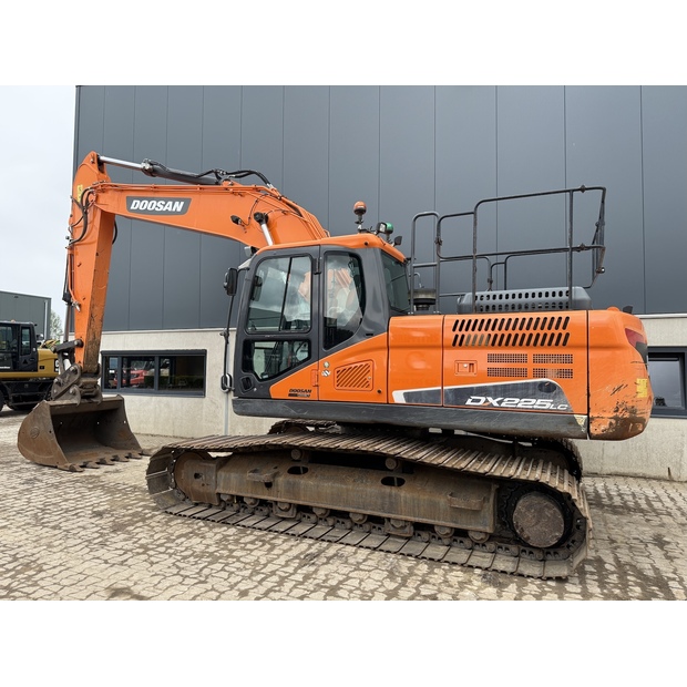 2021 Doosan DX225LC-5-48952063