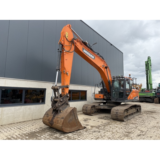 2021 Doosan DX225LC-5-48952065