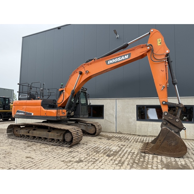 2021 Doosan DX225LC-5-48952069