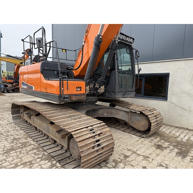 2021 Doosan DX225LC-5-48952071