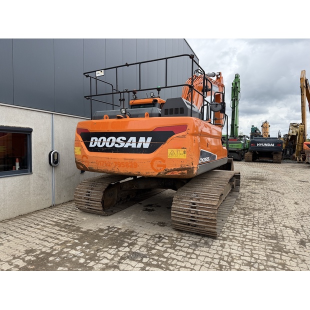 2021 Doosan DX225LC-5-48952073