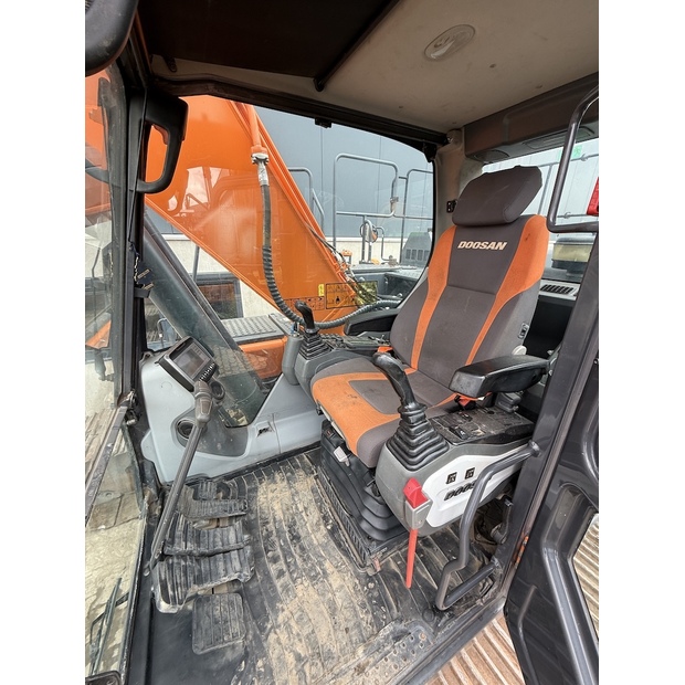 2021 Doosan DX225LC-5-48952080