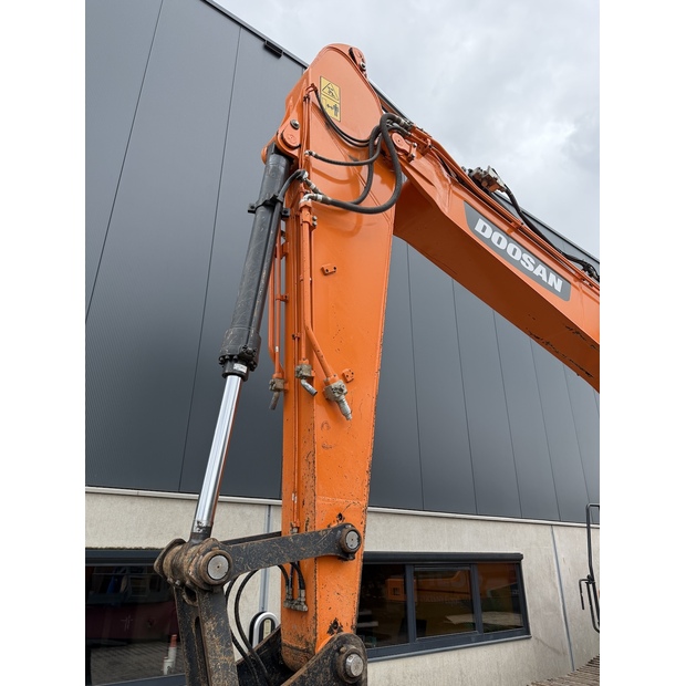 2021 Doosan DX225LC-5-48952093