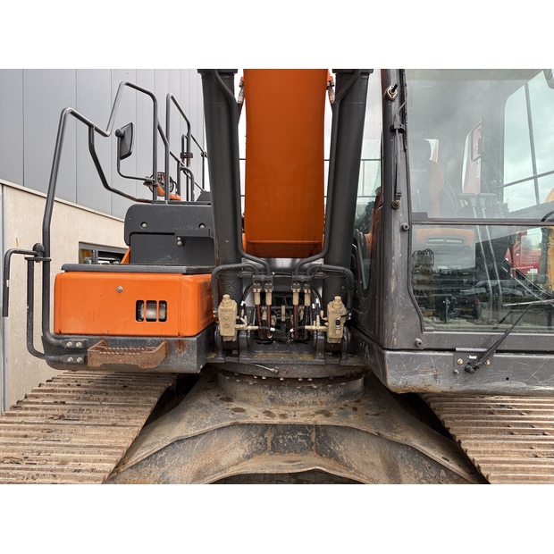 2021 Doosan DX225LC-5-48952097