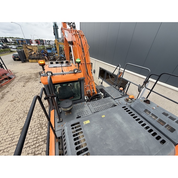2021 Doosan DX225LC-5-48952103