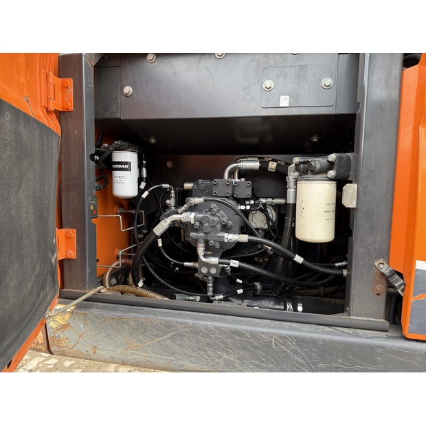 2021 Doosan DX225LC-5-48952105