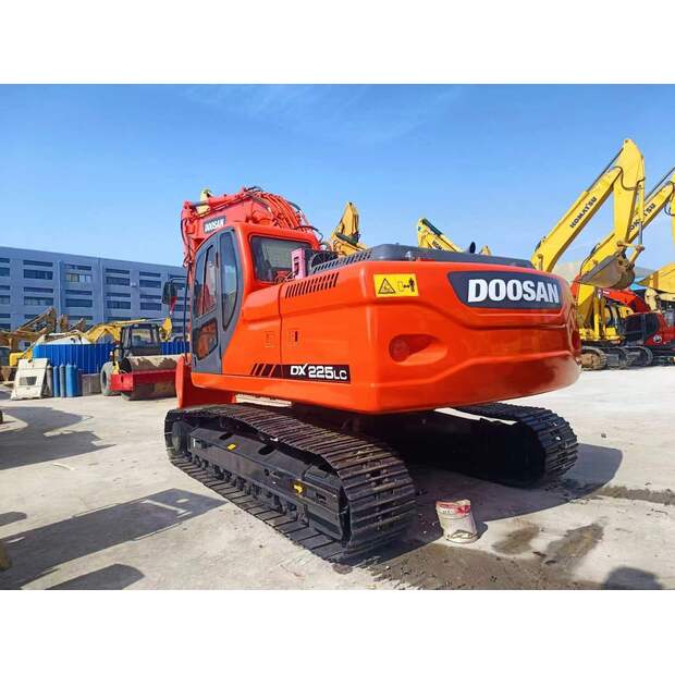 2024 Daewoo / Doosan DX225LC-48952460