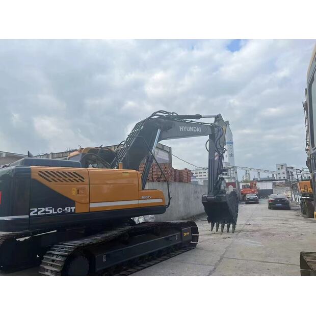 2025 Hyundai R225-9T-48952500