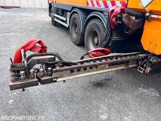 2010-renault-premium-1483477-48952797