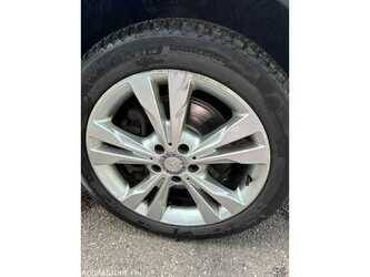 2016-mercedes-benz-v-class-48952864