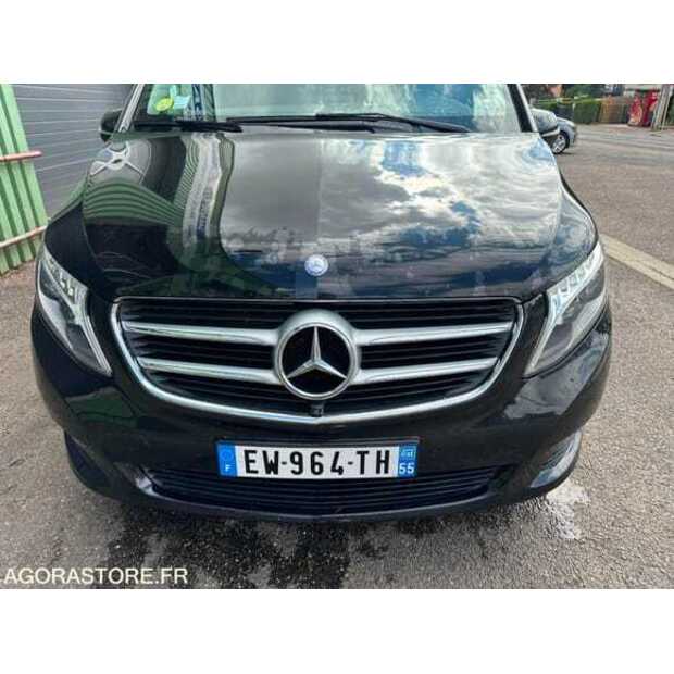 2016 مرسيدس بنز V-Class-48952866