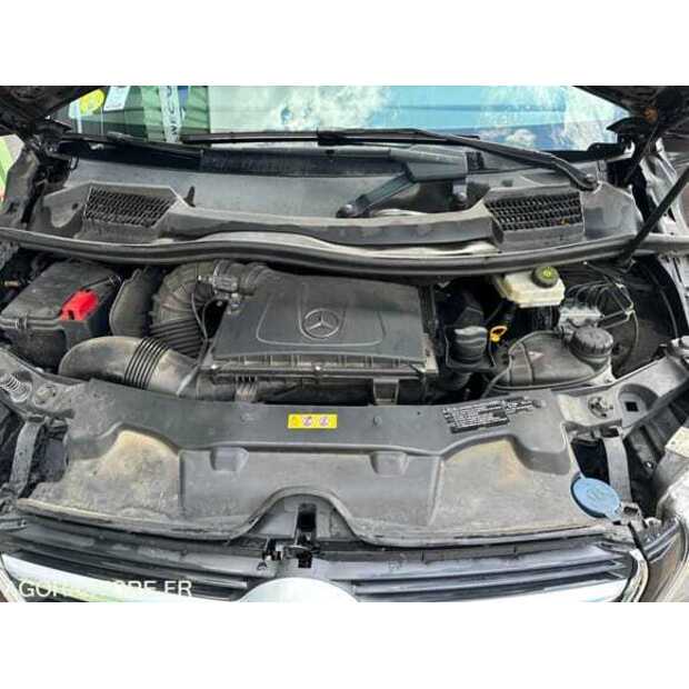 2016 مرسيدس بنز V-Class-48952869