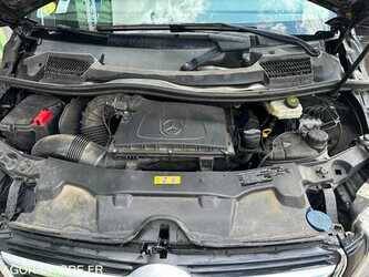 2016-mercedes-benz-v-class-48952869