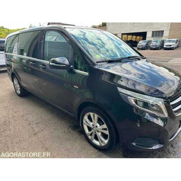2016 مرسيدس بنز V-Class-48952871