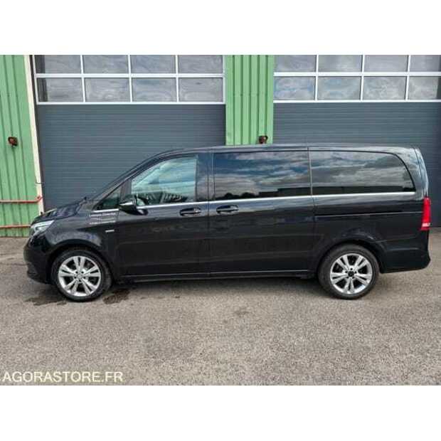 2016 مرسيدس بنز V-Class-48952875