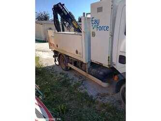 2012-renault-maxity-1483496-48953499