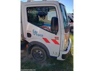 2012-renault-maxity-1483496-48953502