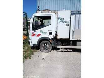 2012-renault-maxity-1483496-48953503