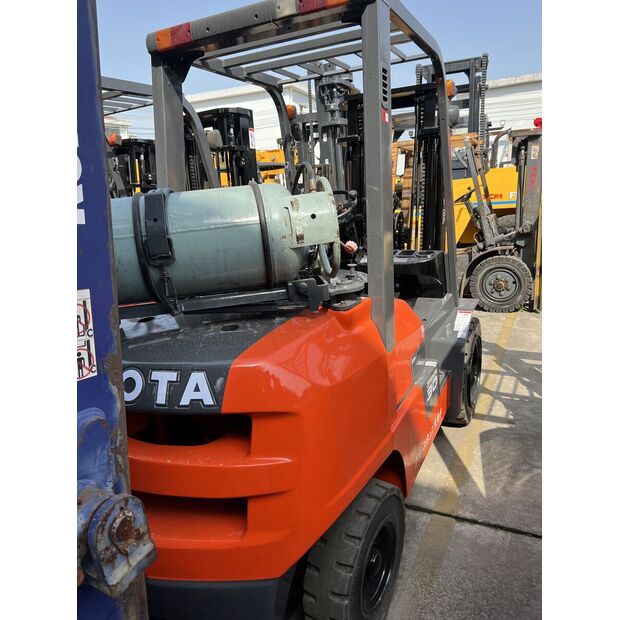 2014 تويوتا FGZN30-48954494