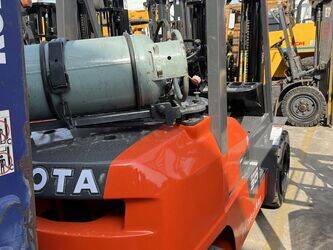 2014-toyota-fgzn30-48954494