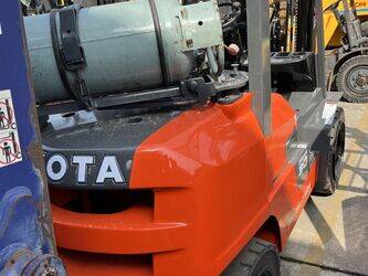 2014-toyota-fgzn30-48954495