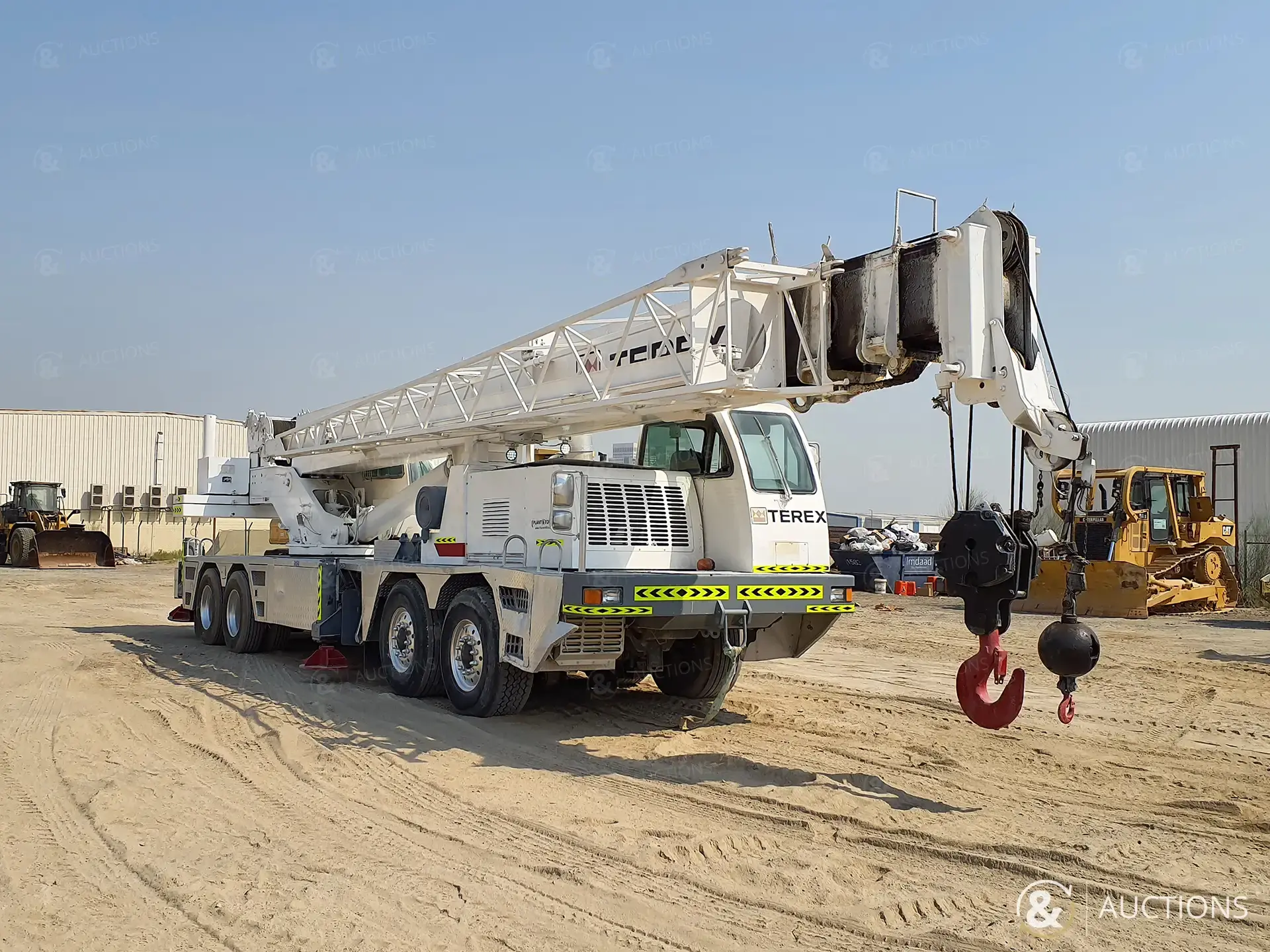 صورة ل 2009 تيريكس T560-1