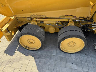2010-caterpillar-ap-600d-1483566-48958356