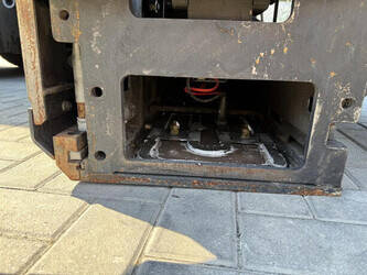 2010-caterpillar-ap-600d-1483566-48958375