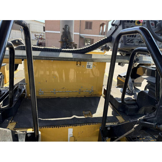 2010 كاتربيلر AP 600D-48958399