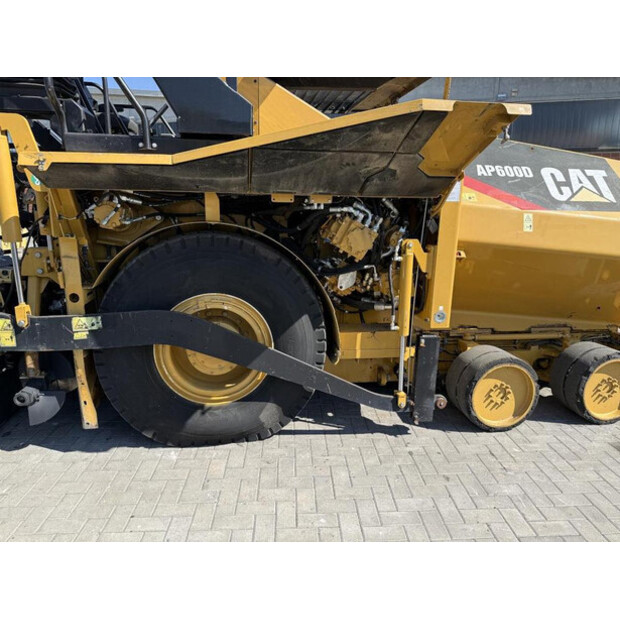 2010 كاتربيلر AP 600D-48958406