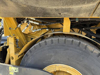 2010-caterpillar-ap-600d-1483566-48958410