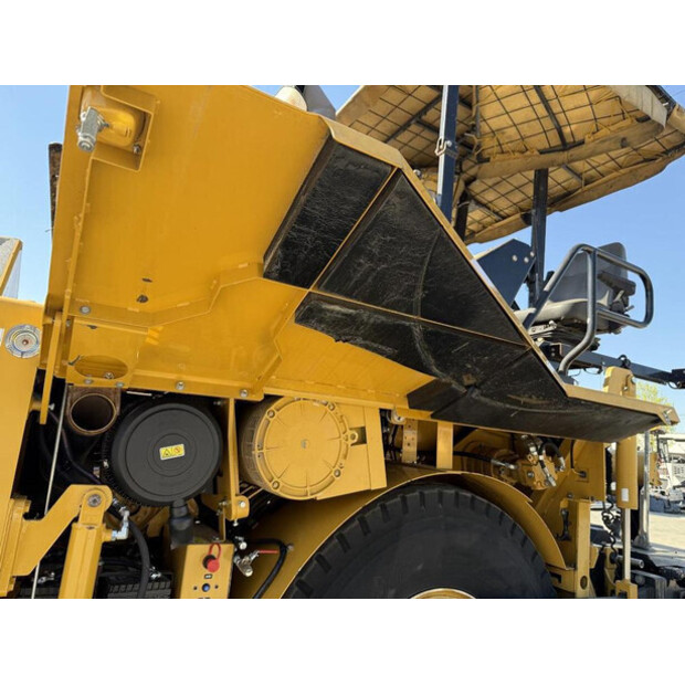 2010 كاتربيلر AP 600D-48958412