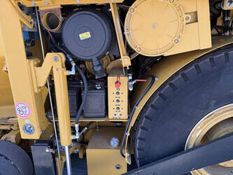 2010-caterpillar-ap-600d-1483566-48958413