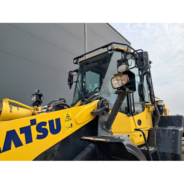 2019 Komatsu WA320-8-48958723
