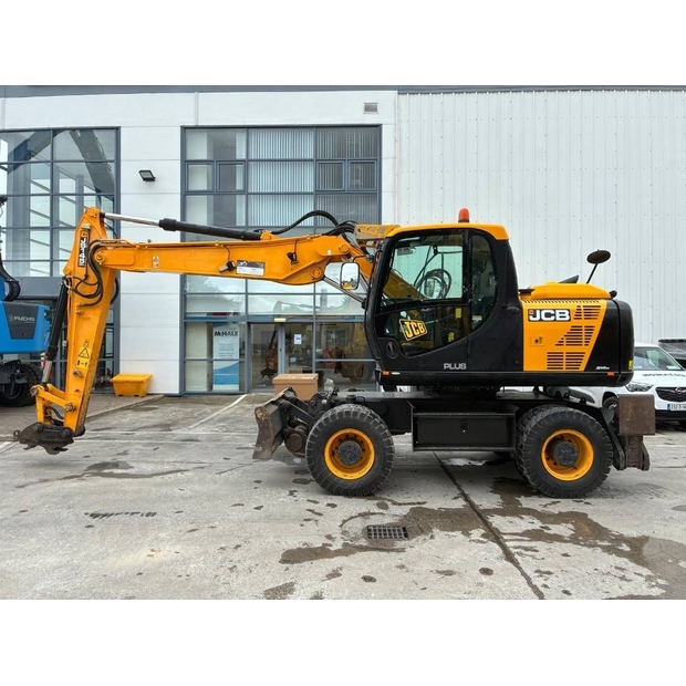 2018 JCB-48959830