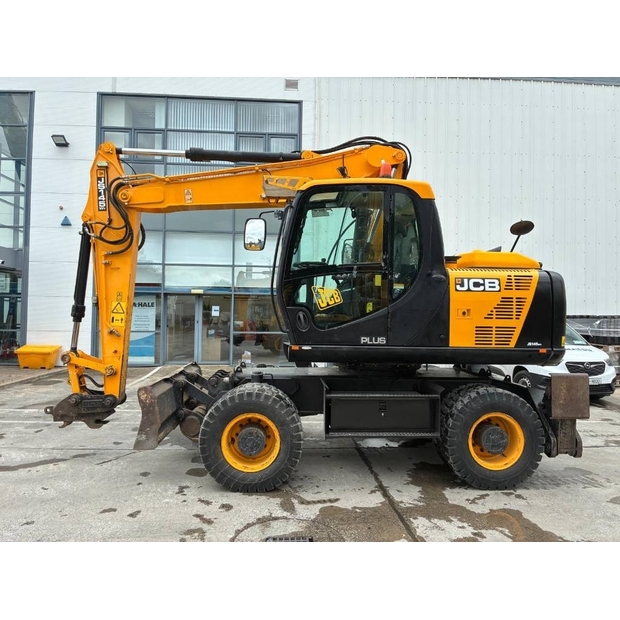 2018 JCB-48959831