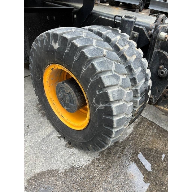 2018 JCB-48959841